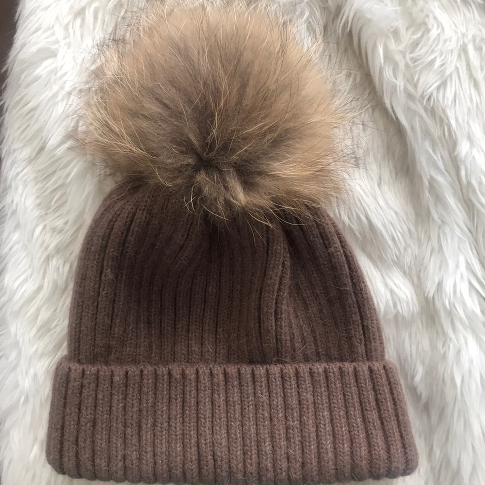 Linda Richards pom pom beanie